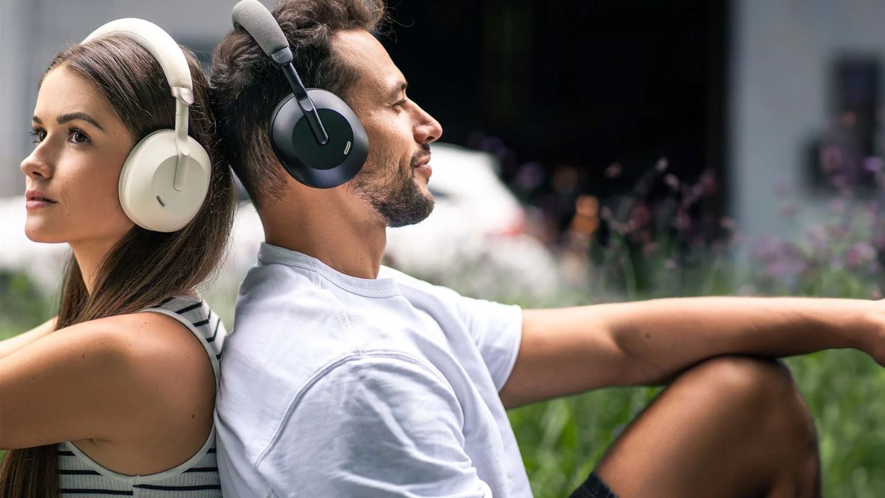 Best Headphones Under 1000