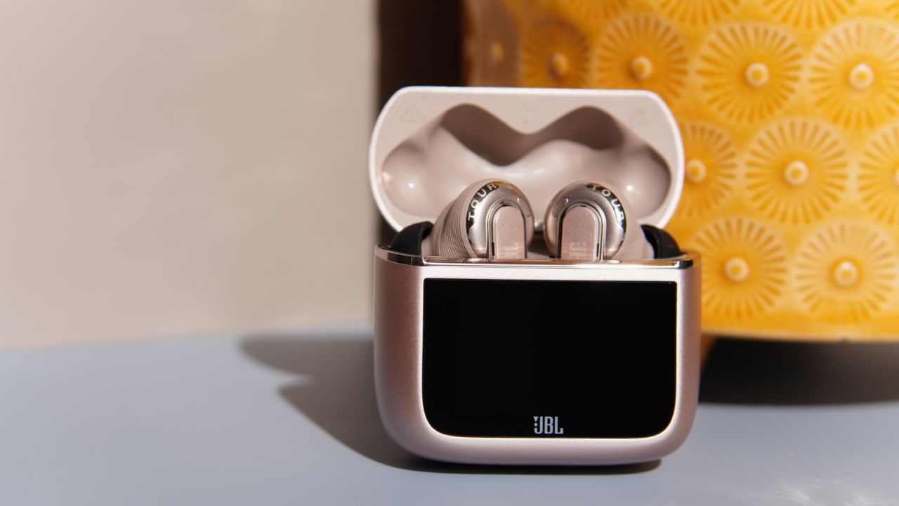 JBL Tour Pro 3