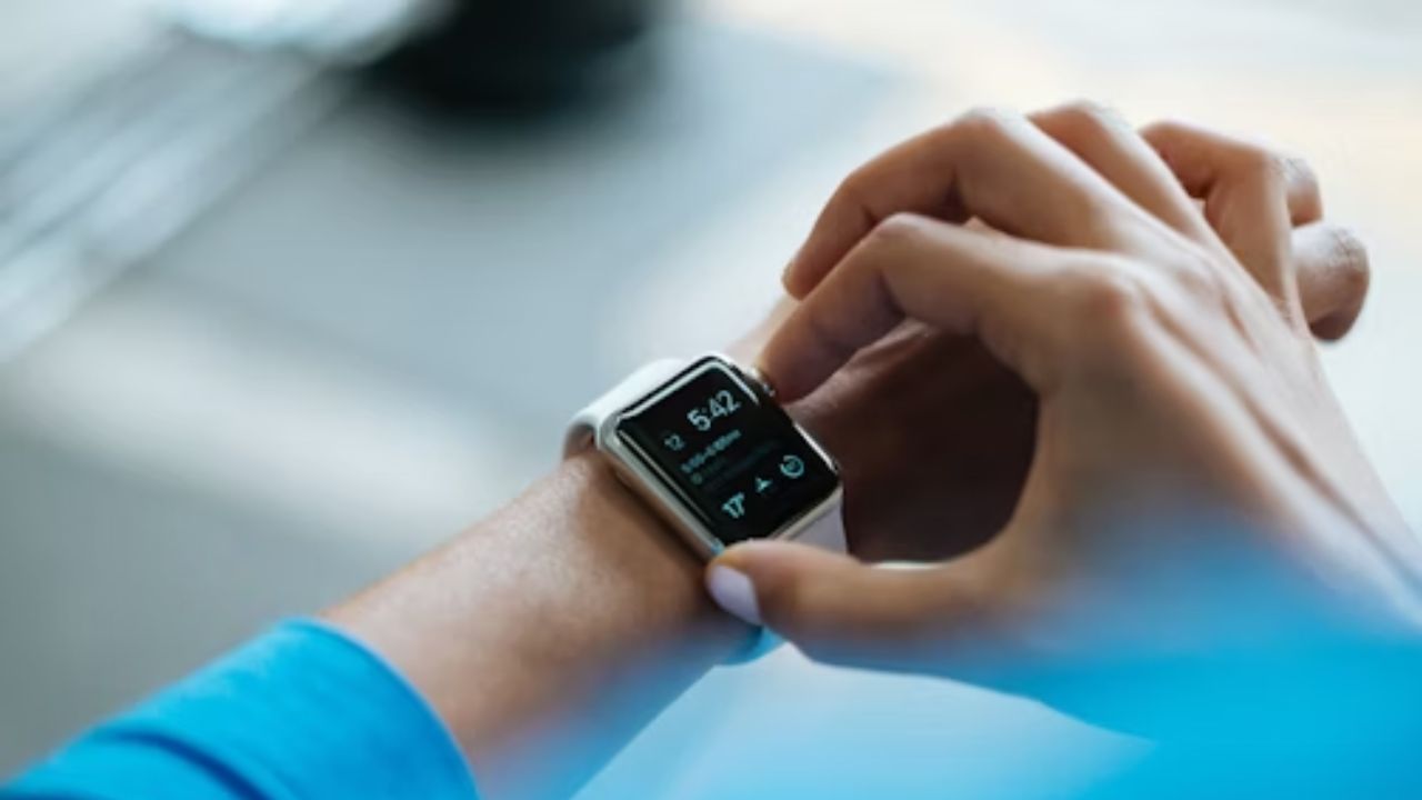 Layers Anarc Smartwatch