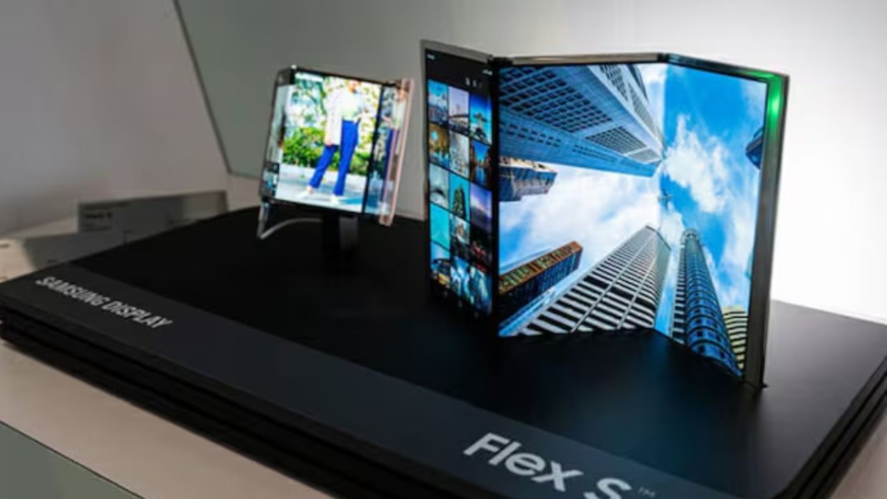 Samsung Tri-Fold Smartphone