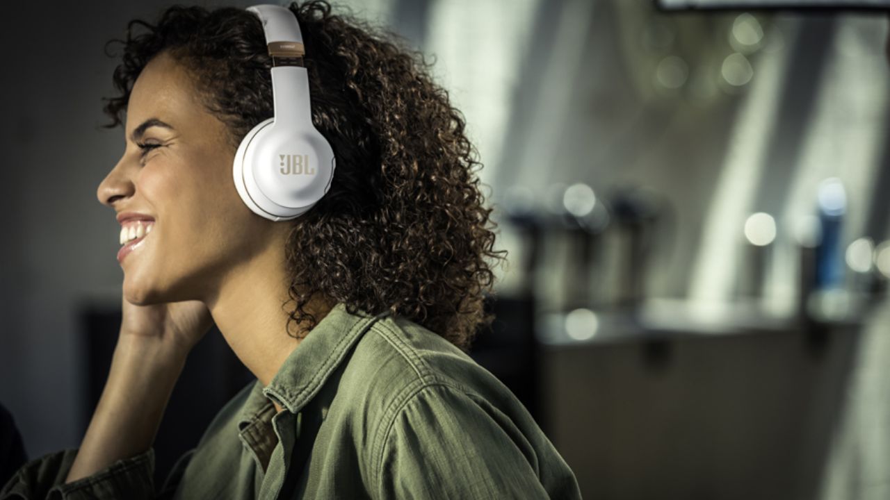 Headphones Under 2000