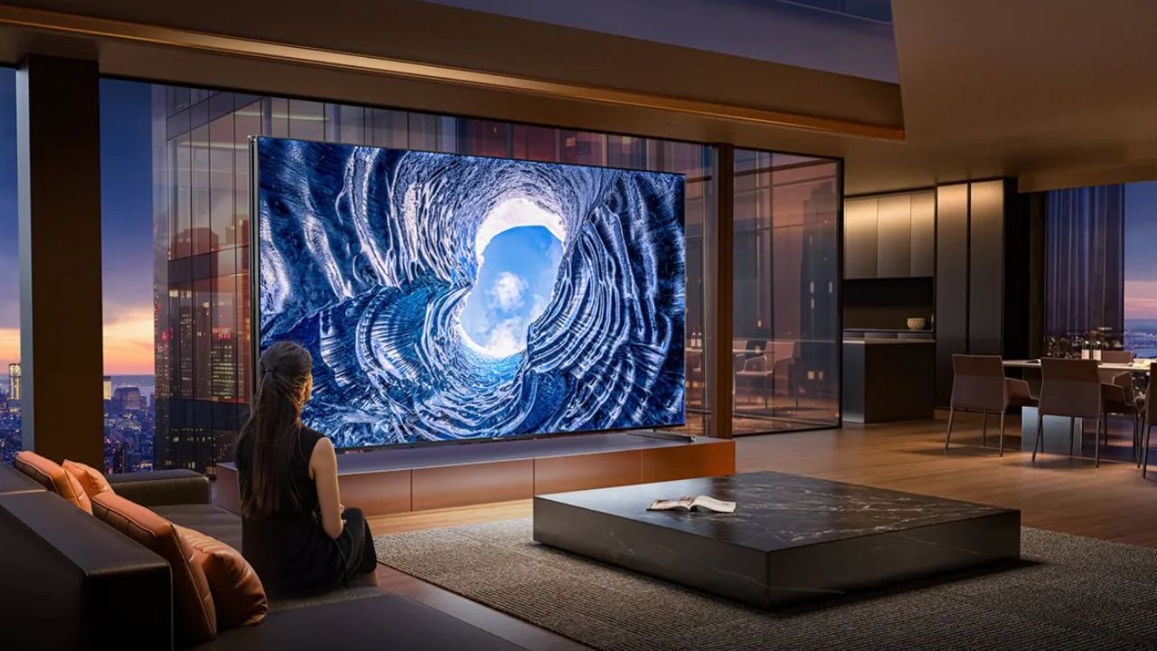 Hisense UX ULED RGB Mini LED TV