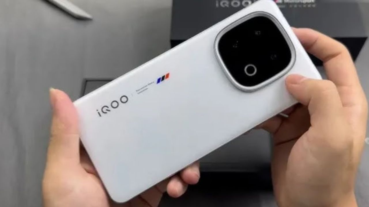 Best iQOO Smartphone Deals In Great Indian Festival Sale