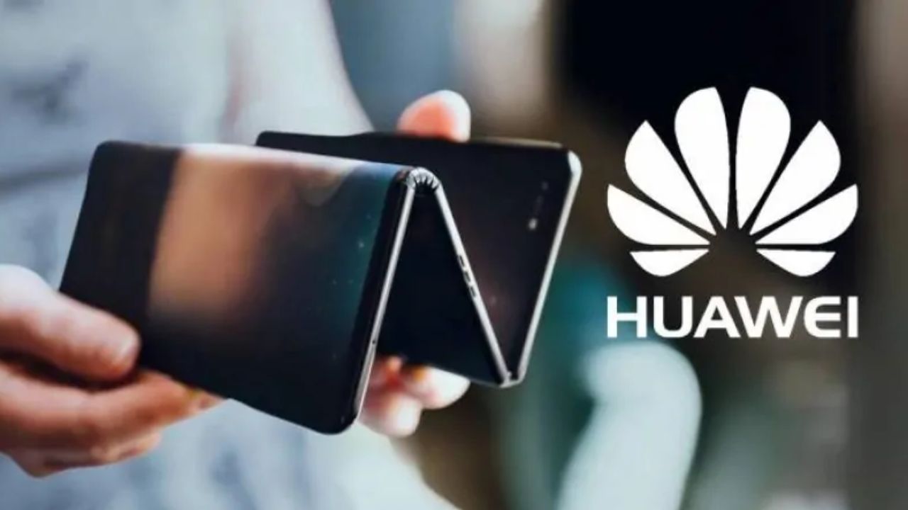 Huawei Mate XTs Tri-Fold Smartphone Launched